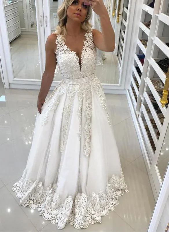 Elegant Ivory Lace and Appliques Wedding Dresses